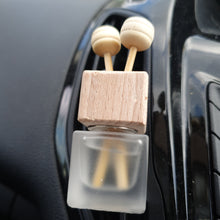 Load image into Gallery viewer, Mini luxury car diffuser